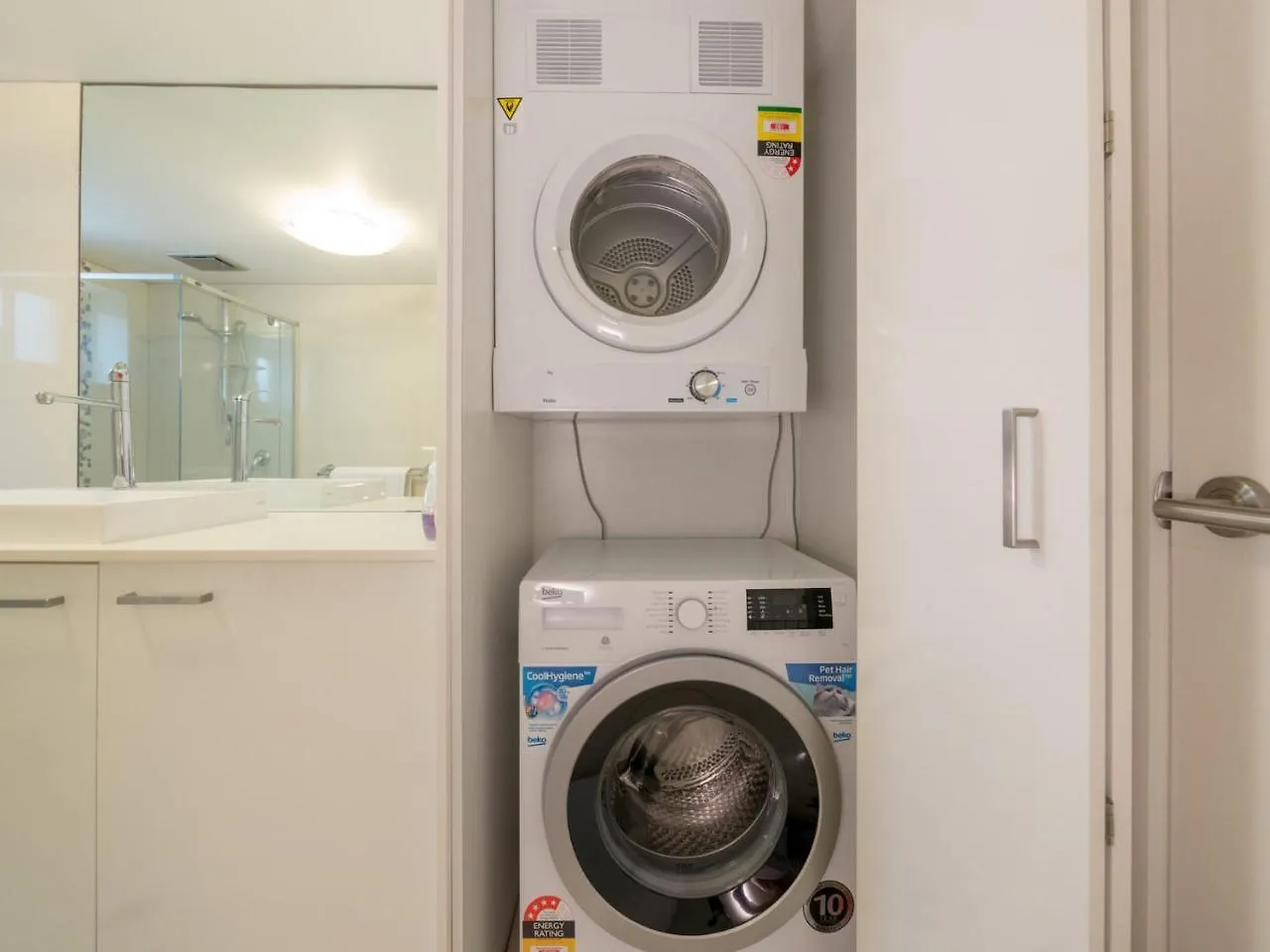 Pacific Towers Unit 4 19 Ormonde Tce Kings Beach Caloundra 0*,